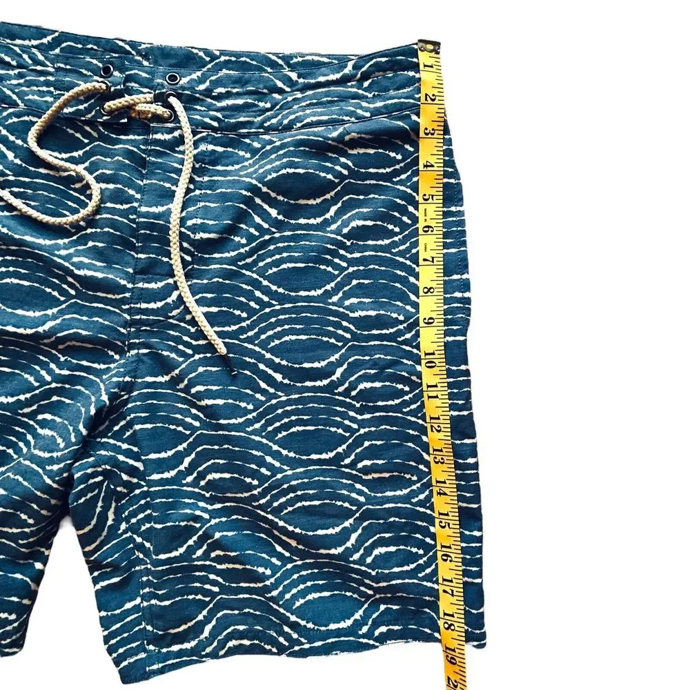 Faherty Classic 7 Inch Board Shorts Blue Fishscale Batik Recycled Men's Size 36